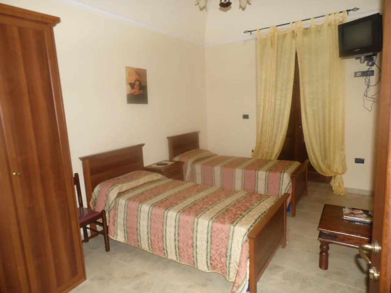 Profumi Di Ginestre Bed & Breakfast Passopisciaro Italy